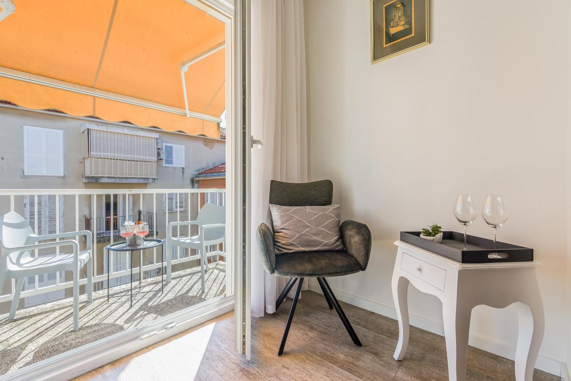 Central Rooms In Old Town By Belmont Realty 자다르 외부 사진