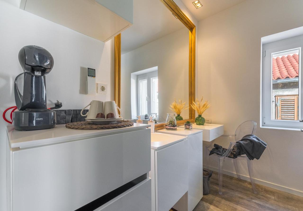 Central Rooms In Old Town By Belmont Realty 자다르 외부 사진